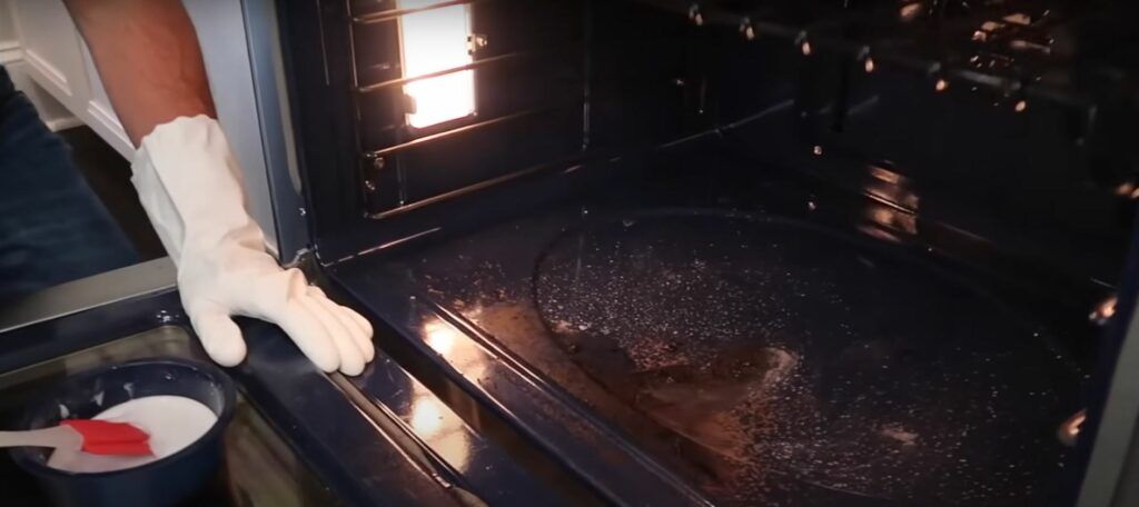 effective grease removal with baking soda for ovens and stovetops